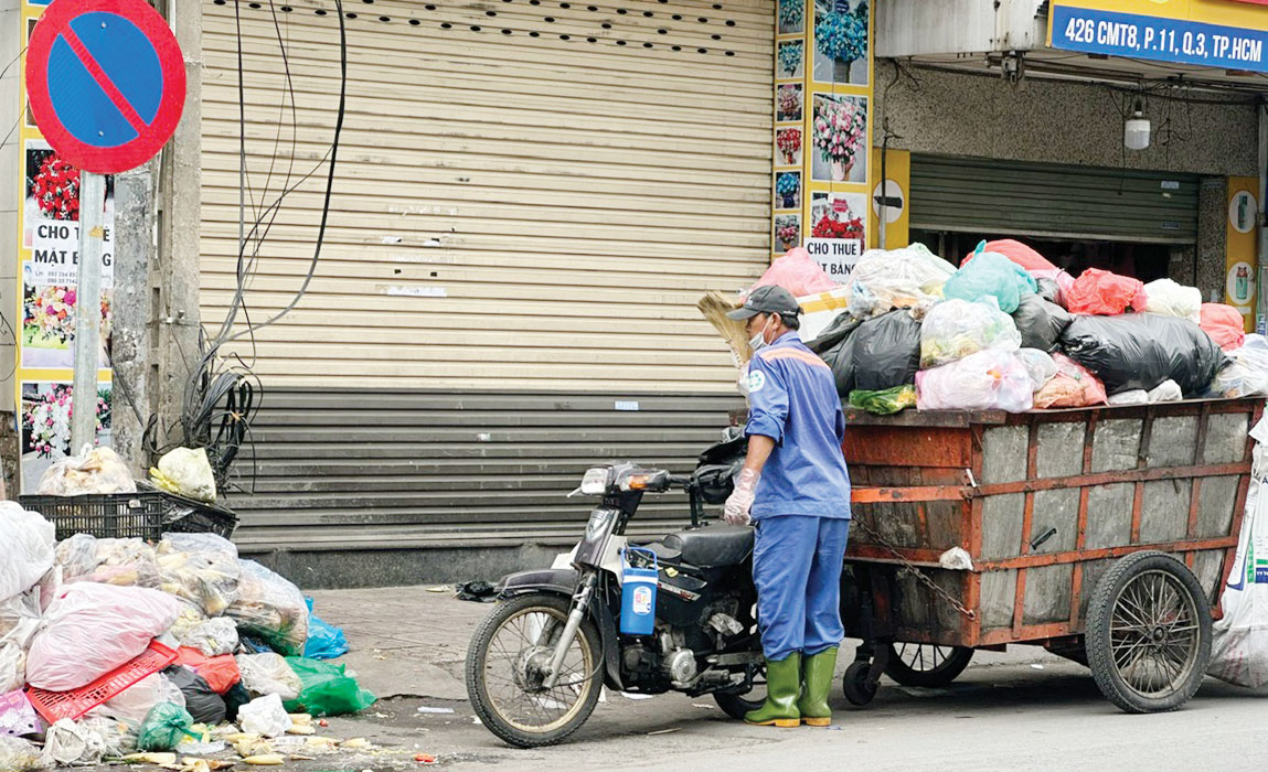 Thành phố Hồ Chí Minh quy định giá cụ thể đối với dịch vụ thu gom, vận chuyển, xử lý chất thải rắn sinh hoạt trên địa bàn từ ngày 01/6/2025