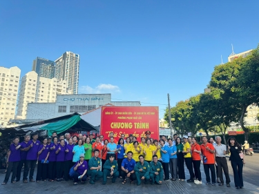 PHƯỜNG PHẠM NGŨ LÃO PHÁT ĐỘNG PHONG TRÀO “THỨ SÁU GẦN DÂN” KẾT HỢP CHƯƠNG TRÌNH “ĐỔI RÁC THẢI NHỰA LẤY QUÀ” VÀ TUYÊN TRUYỀN CHỦ ĐỀ “AN TOÀN CHO PHỤ NỮ VÀ TRẺ CON TRONG KHÔNG GIAN MẠNG” 