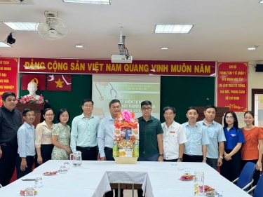 PHƯỜNG PHẠM NGŨ LÃO: THĂM, CHÚC MỪNG CÁC CƠ SỞ Y TẾ NHÂN KỶ NIỆM  70 NĂM NGÀY THẦY THUỐC VIỆT NAM (27/02/1955 - 27/02/2025)